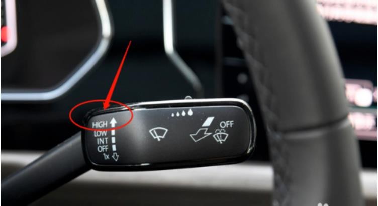 如何使用polo雨刮器