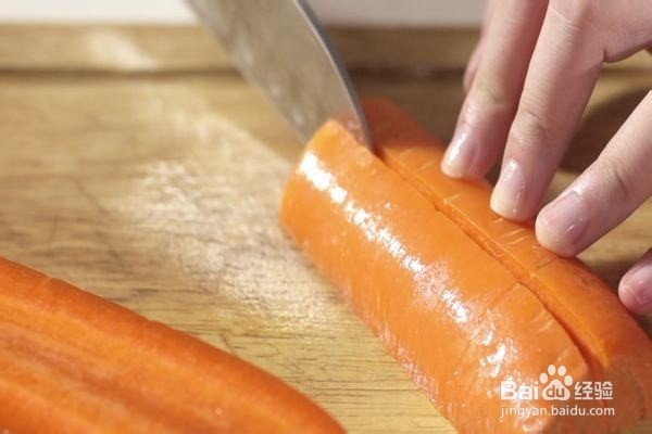鲜榨果汁——瘦身美容胡萝卜苹果汁