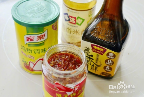 家常凉菜蒜茸辣酱海带丝。