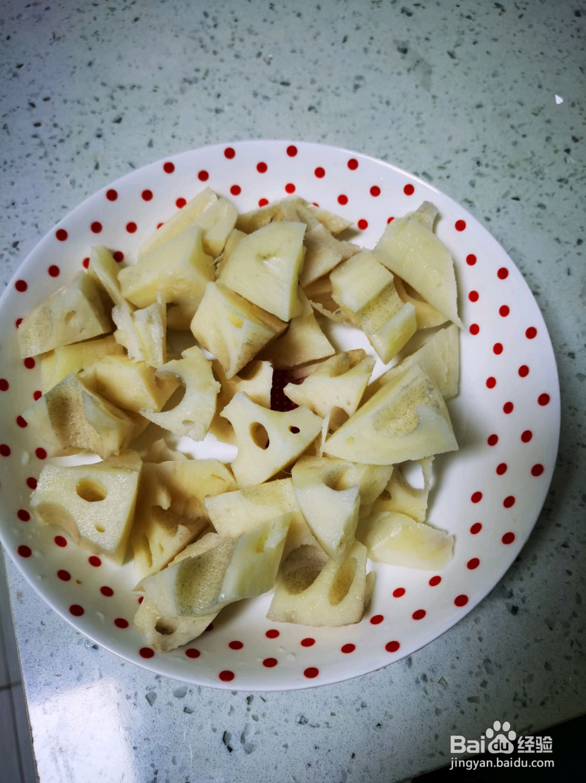 私家猪蹄莲藕汤的做法