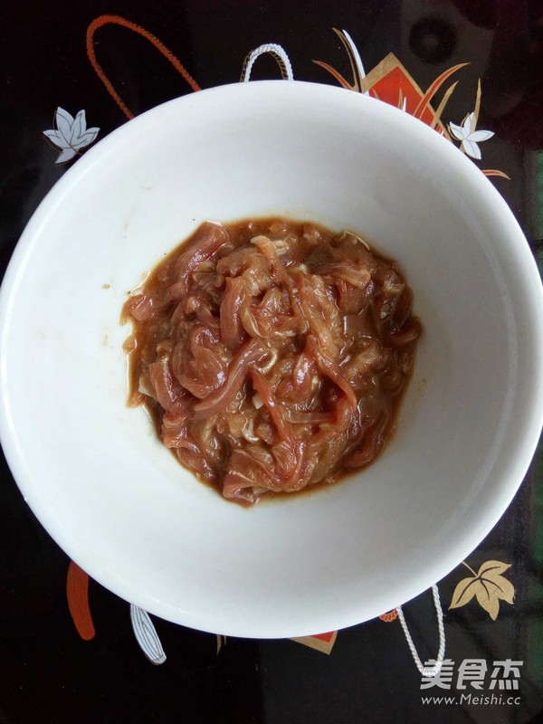 香芹榨菜里脊肉炒米粉