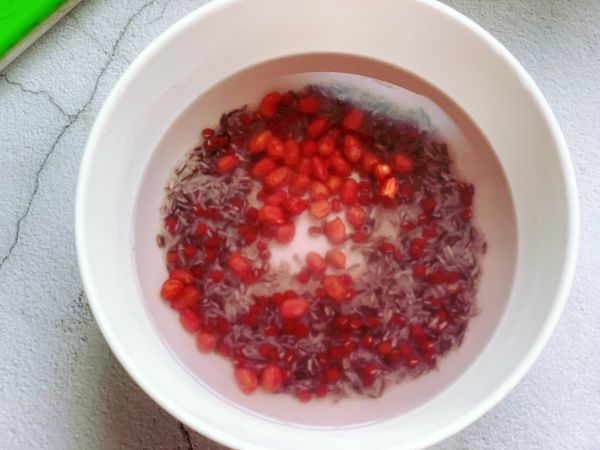 紫米红豆杂粮粥