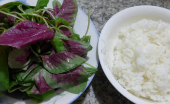红苋菜炒饭如何制作