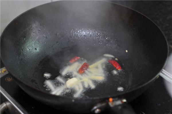 酱香排骨炒黄瓜