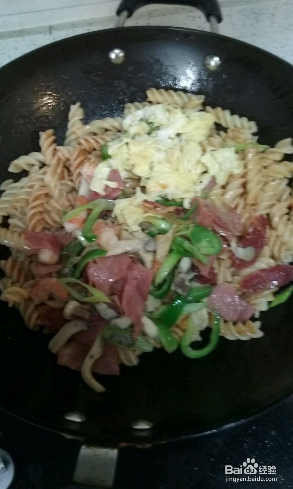海鲜培根炒意面的做法