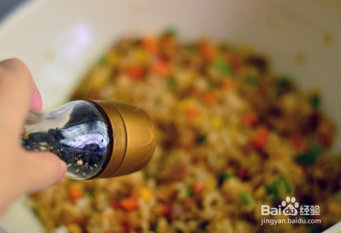 家常版培根炒饭是如何做的？