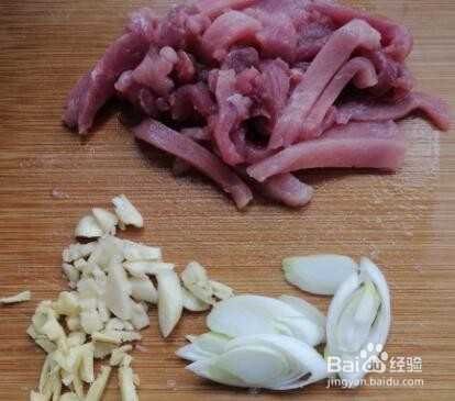 美味可口蒜苔炒肉的家常做法