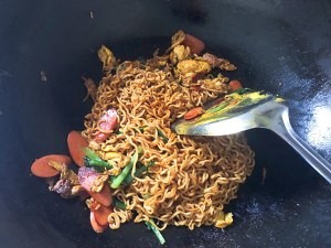 炒方便面的做法