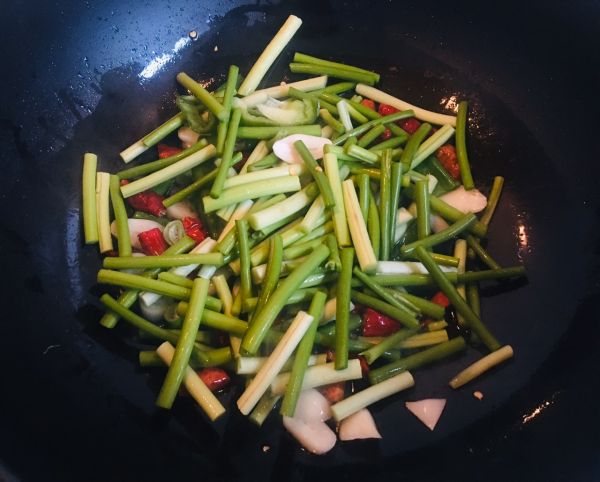 香炒蒜苔牛肚丝