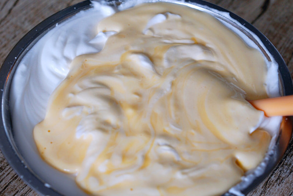 火腿香葱肉松蛋糕卷