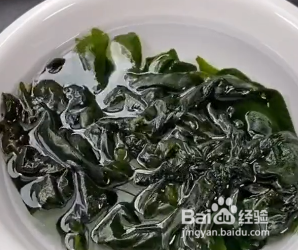 如何做裙带菜虾仁汤呢
