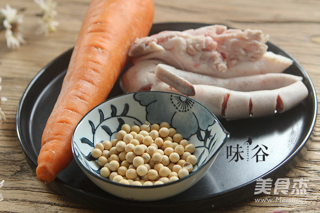 黄豆猪尾汤的做法