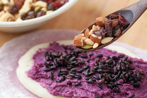 紫薯黑芝麻软欧包的做法