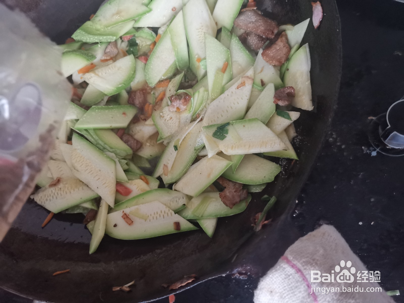 火腿丁炒西葫芦