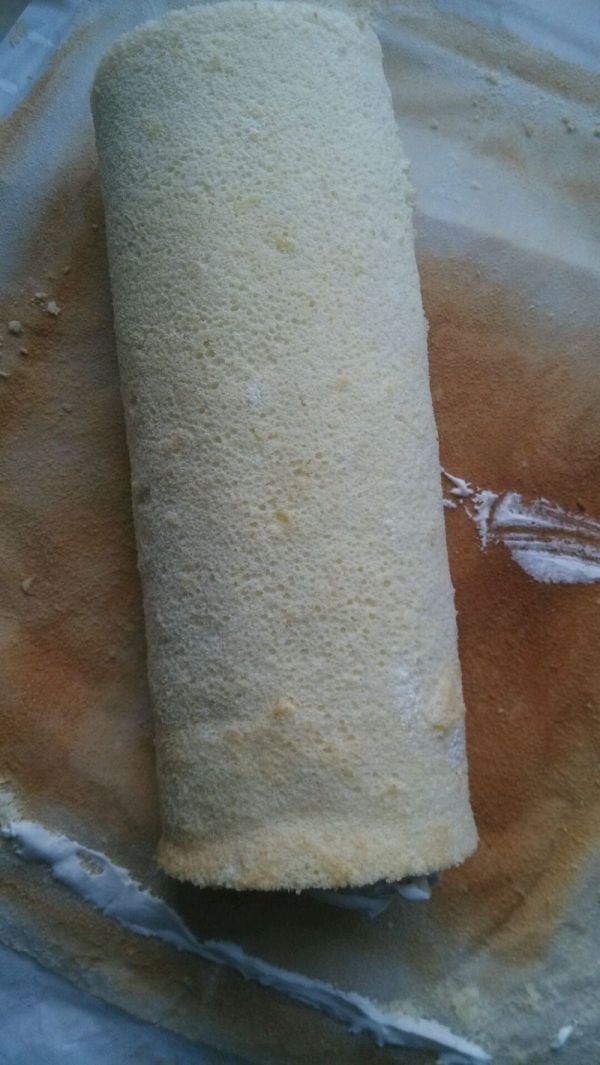 戚风奶油蛋糕卷