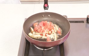 西红柿爆炒鸡胸肉的美味做法