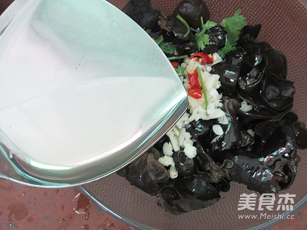 凉拌木耳的做法