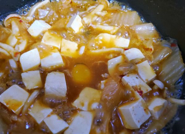 泡菜菌菇豆腐锅