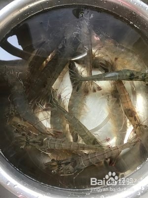 菠萝虾球怎么做