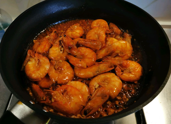 吮指藤椒油焖虾