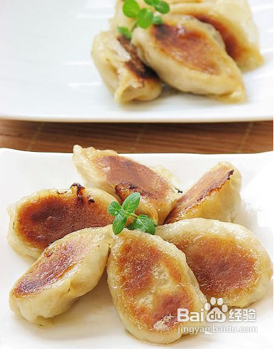 特色叶子形饺子的包法