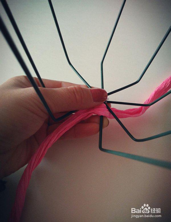 皱纹纸diy彩色手工笔筒