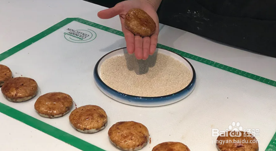 如何用小美锅做麻酱烧饼？