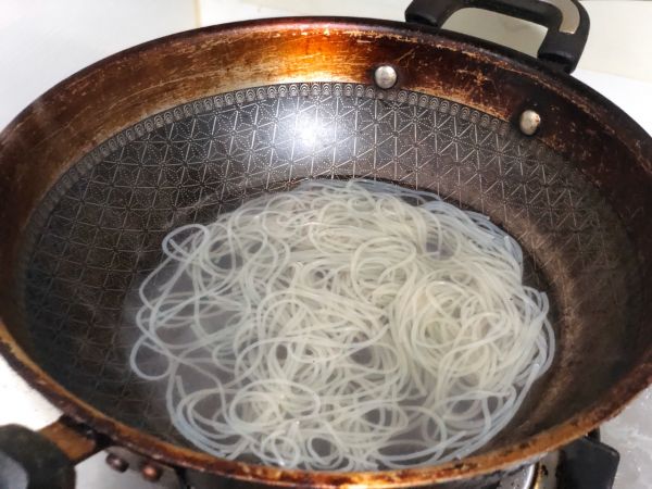 不正宗黄焖鸡煲