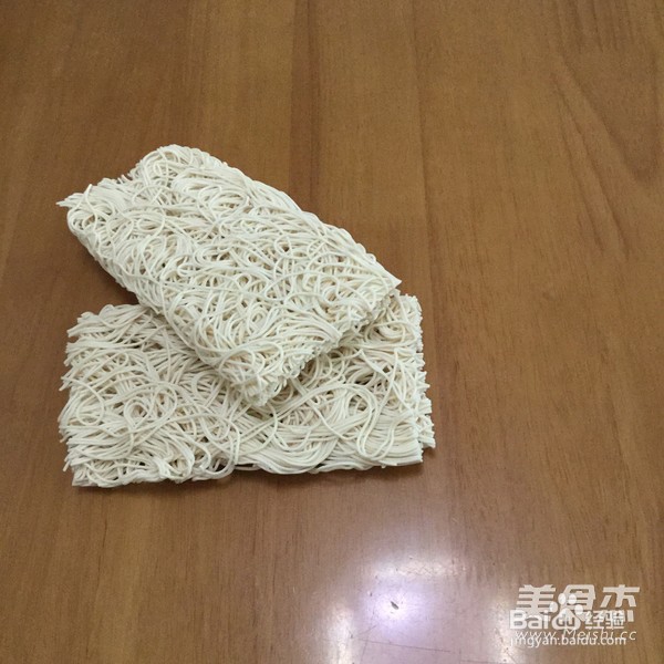 鸡蛋青菜炒面