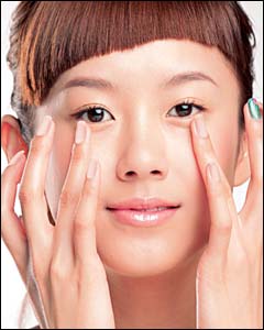 怎样选择最适合的眼部保养品