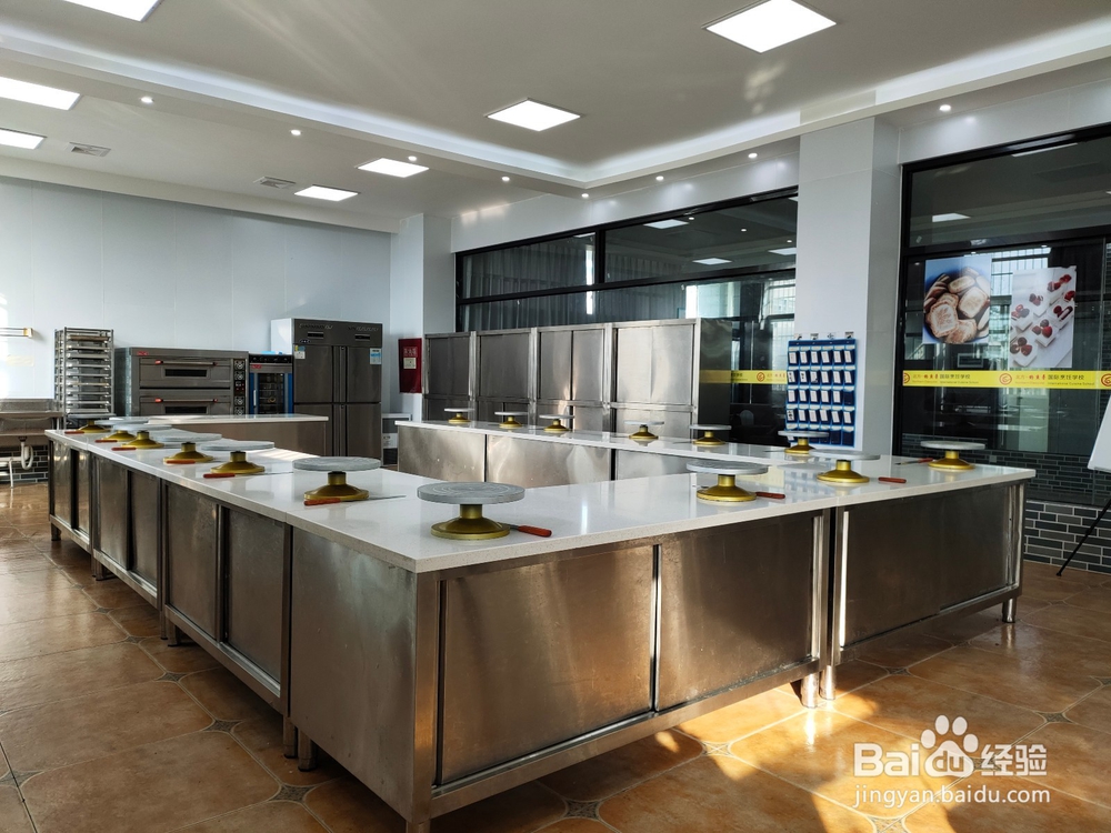 20岁的女孩子学点什么比较好