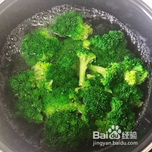 怎么样做出美味的西兰花木耳炒鸡蛋