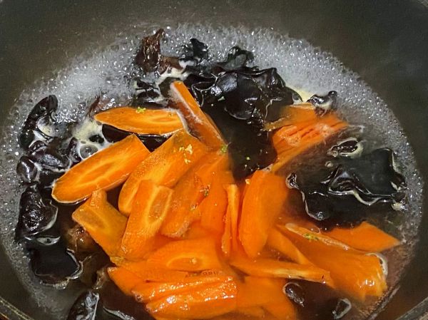 青椒木耳炒鸡蛋