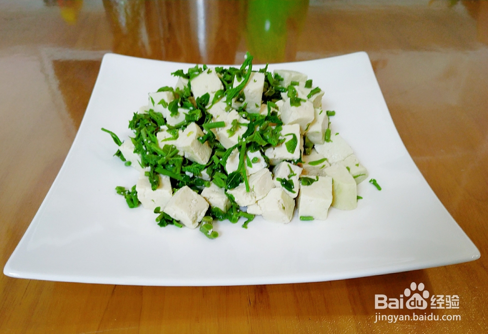 细腻美味的香椿芽拌豆腐