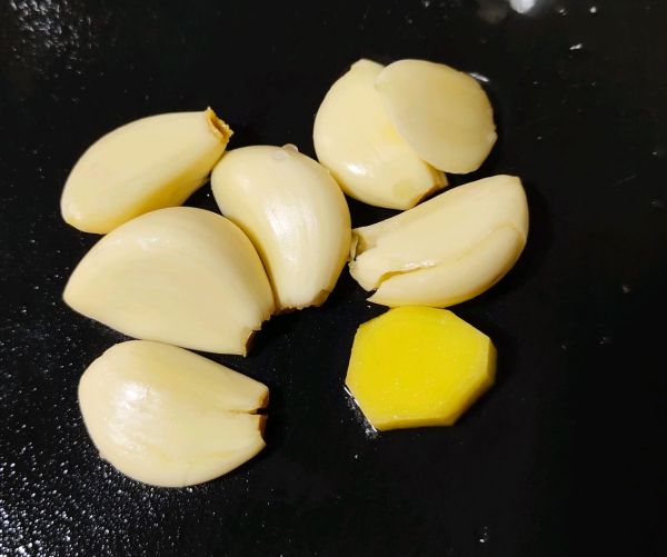 皮蛋擂青椒茄子