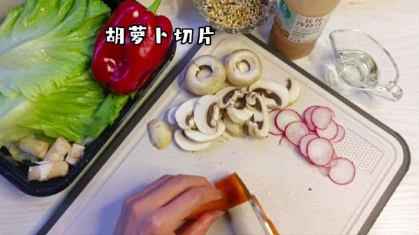 学会这道西冷牛排沙拉