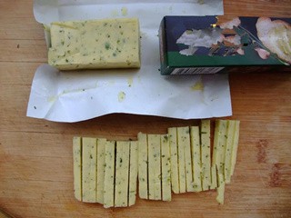 酸奶全麦蒜香包怎么做?