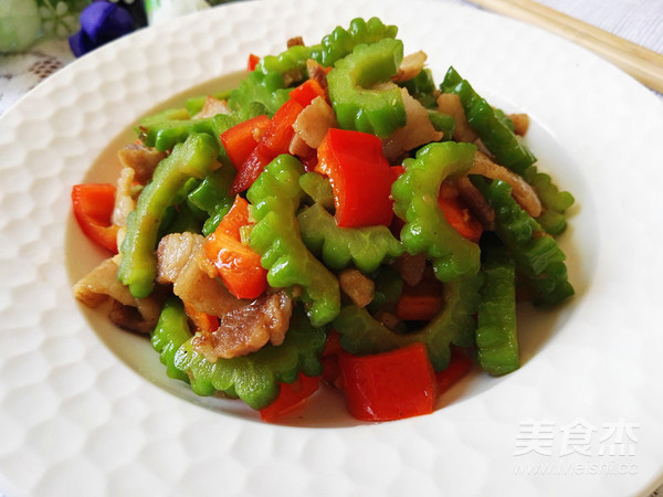 五花肉炒苦瓜