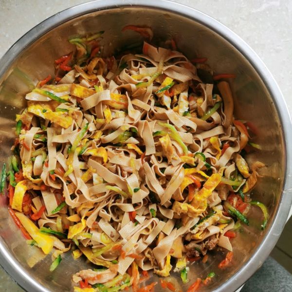 杂粮煎饼蔬菜卷