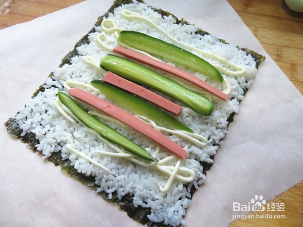 如何做出好吃的肉丝蛋黄饭团