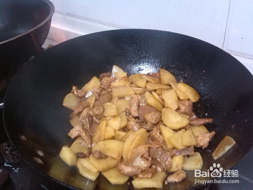 如何做土豆烧肉
