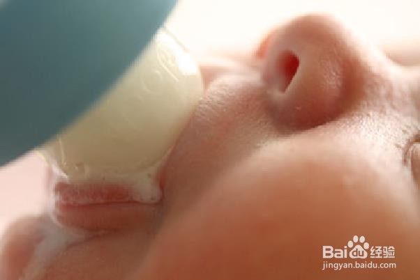 如何用奶瓶喂养你的宝贝