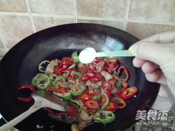 农家小炒肉的做法