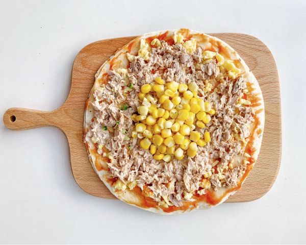 免揉面低卡低脂薄饼金枪鱼披萨
