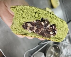 抹茶软欧（蜜豆奶酪馅）