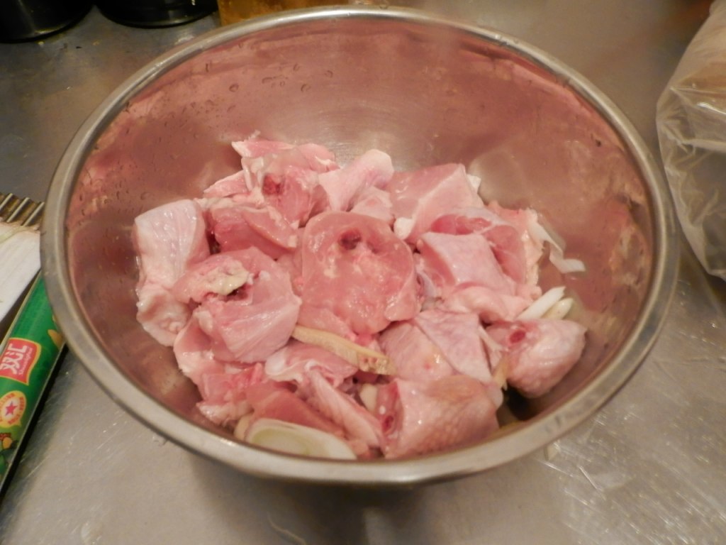 土豆块炖大鸡腿的做法，荤食主义者的福音来啦！