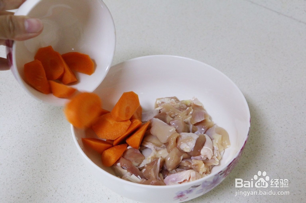 胃口大增的万能美食【日式咖喱鸡饭】，辛辣带甜