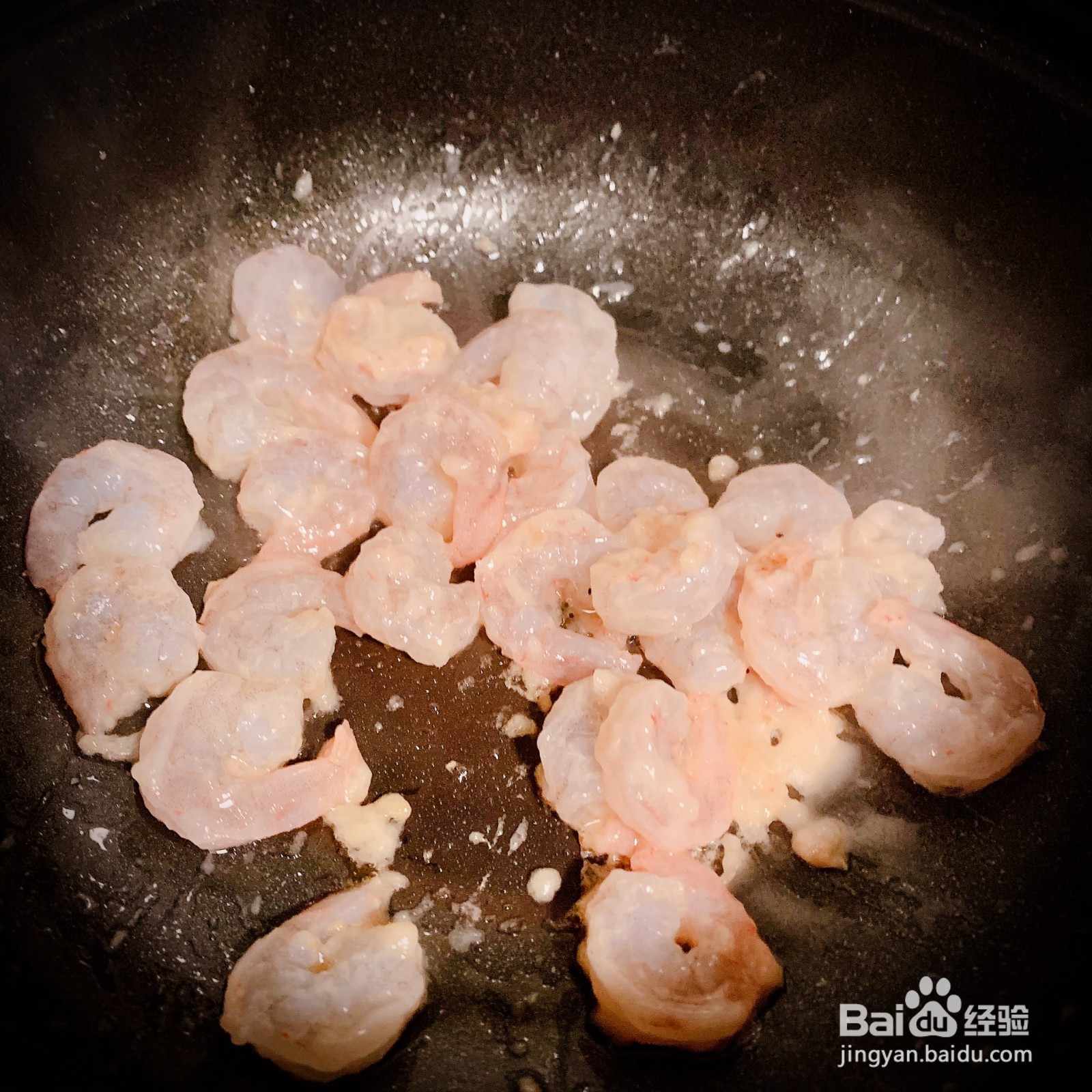 鲜虾炒蛋的做法