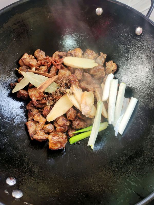 西红柿土豆牛腩煲