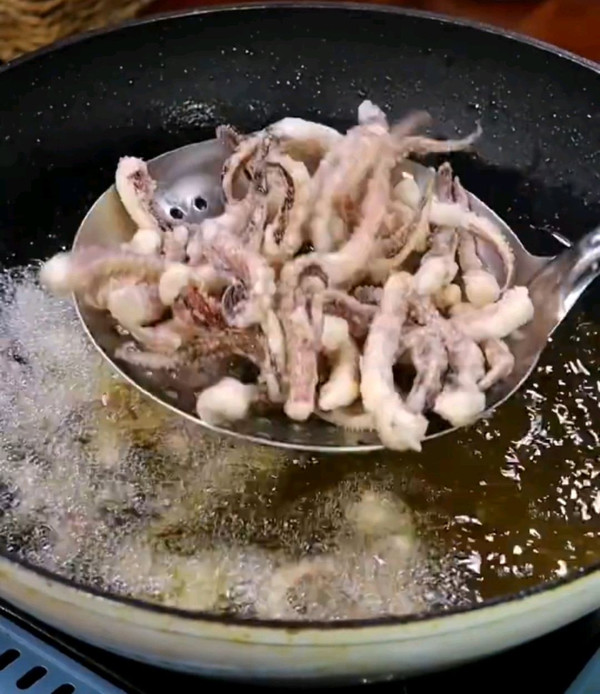 特色干煸鱿鱼须